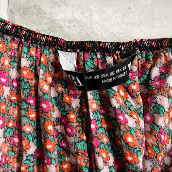 Zara Colorful Mini Floral Printed PeasantSmocked Peplum Cropped Balloon Slv XS - Picture 2 of 8